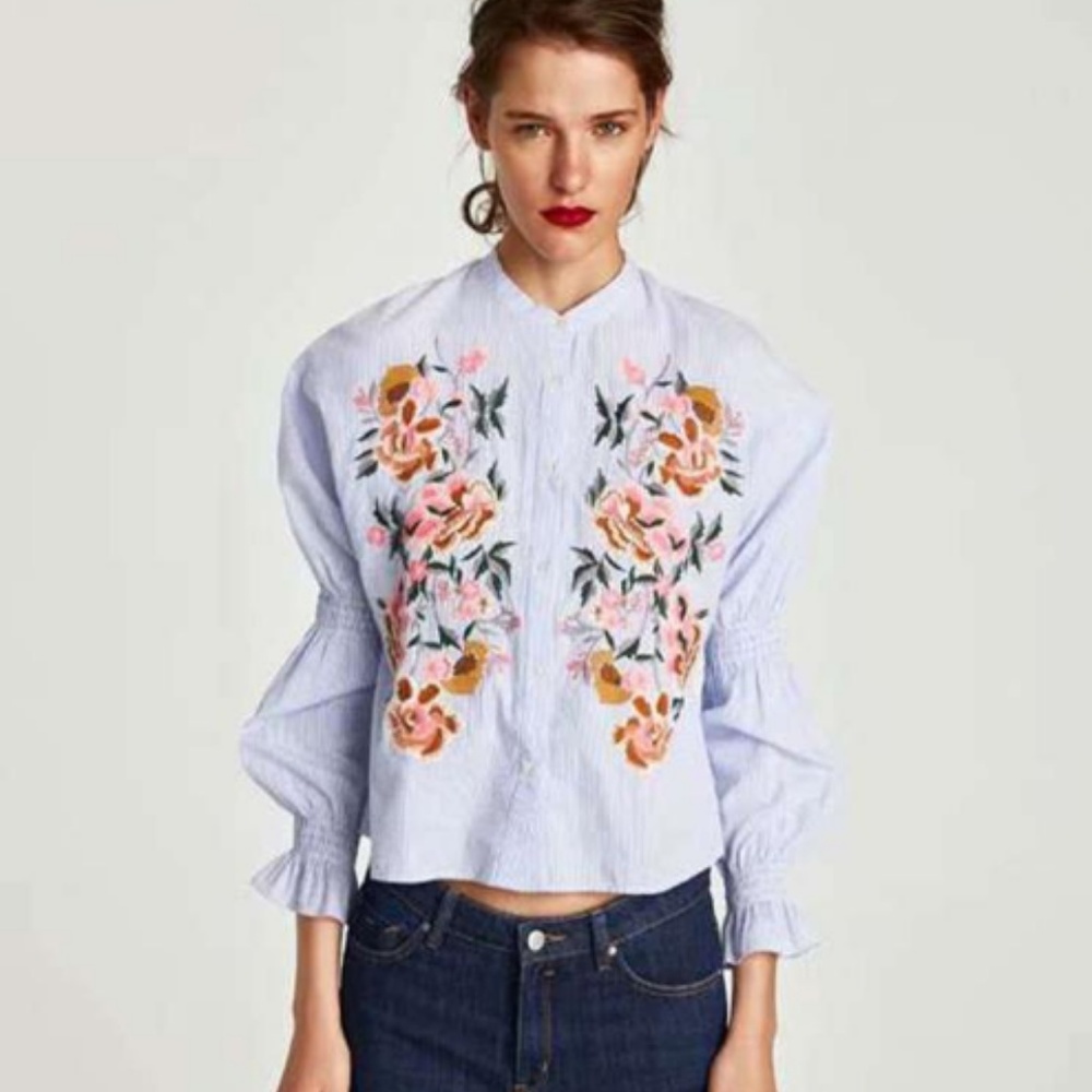 💋SALE! NWT! Zara Navy Floral Embroidery Blouse